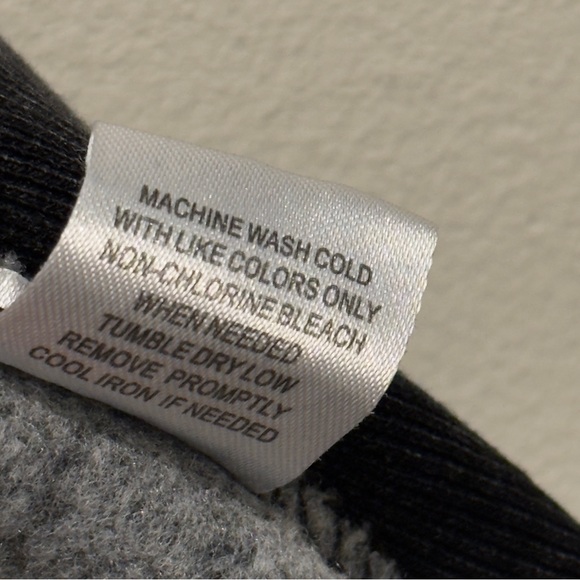 Vinyl Icons Casual Black Women's Crewneck Sweatshirt Sweater Size Small - Picture 5 of 5